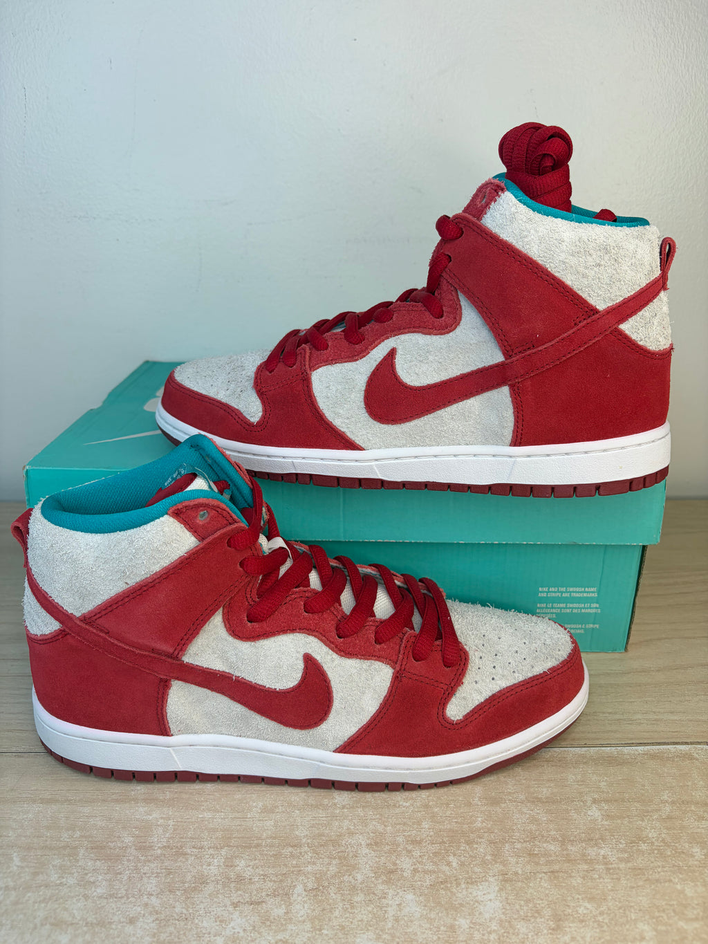 (2014) sz 10M Nike SB High Dr.Suess - Brand New, Original Box