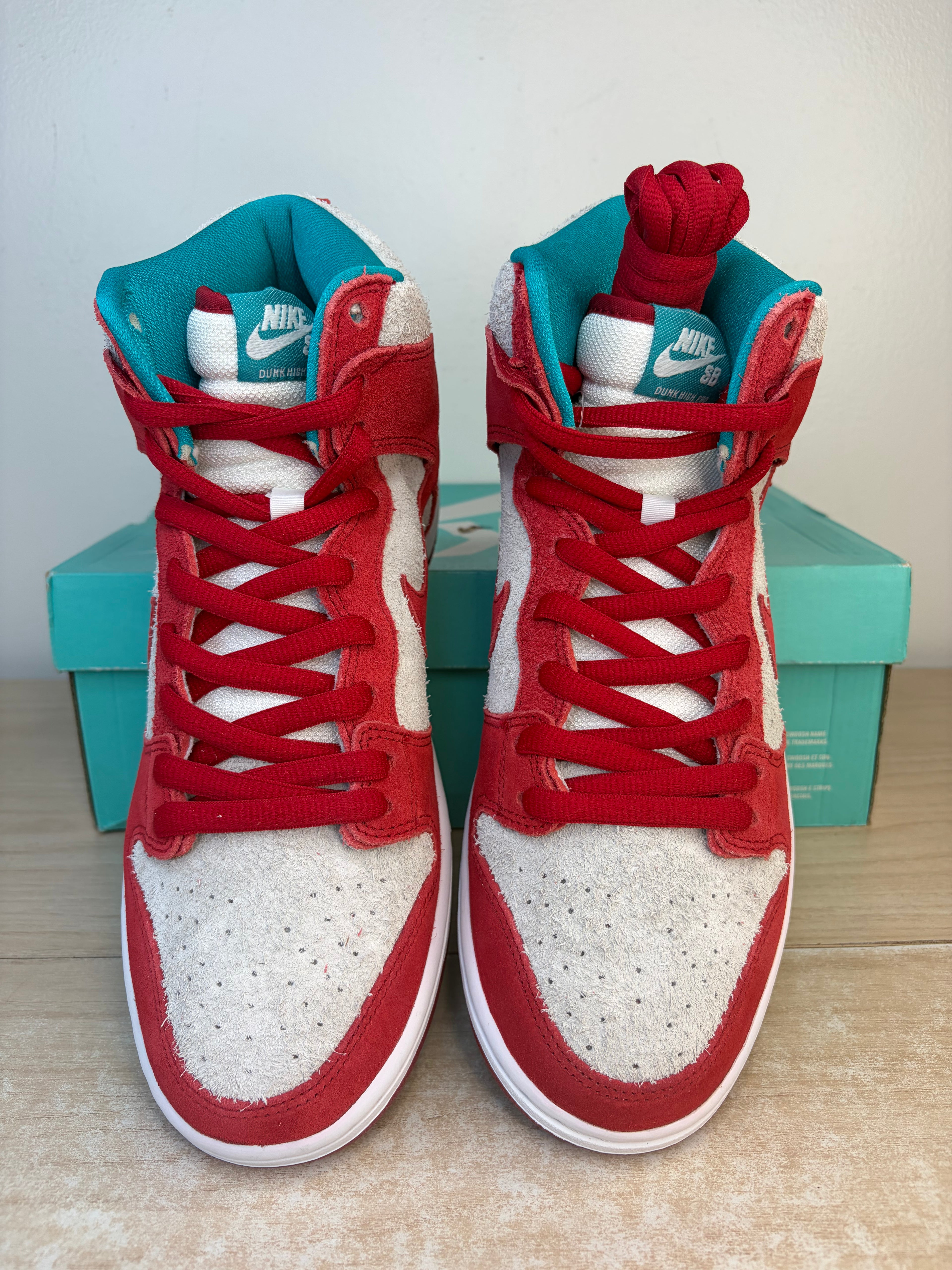 (2014) sz 10M Nike SB High Dr.Suess - Brand New, Original Box