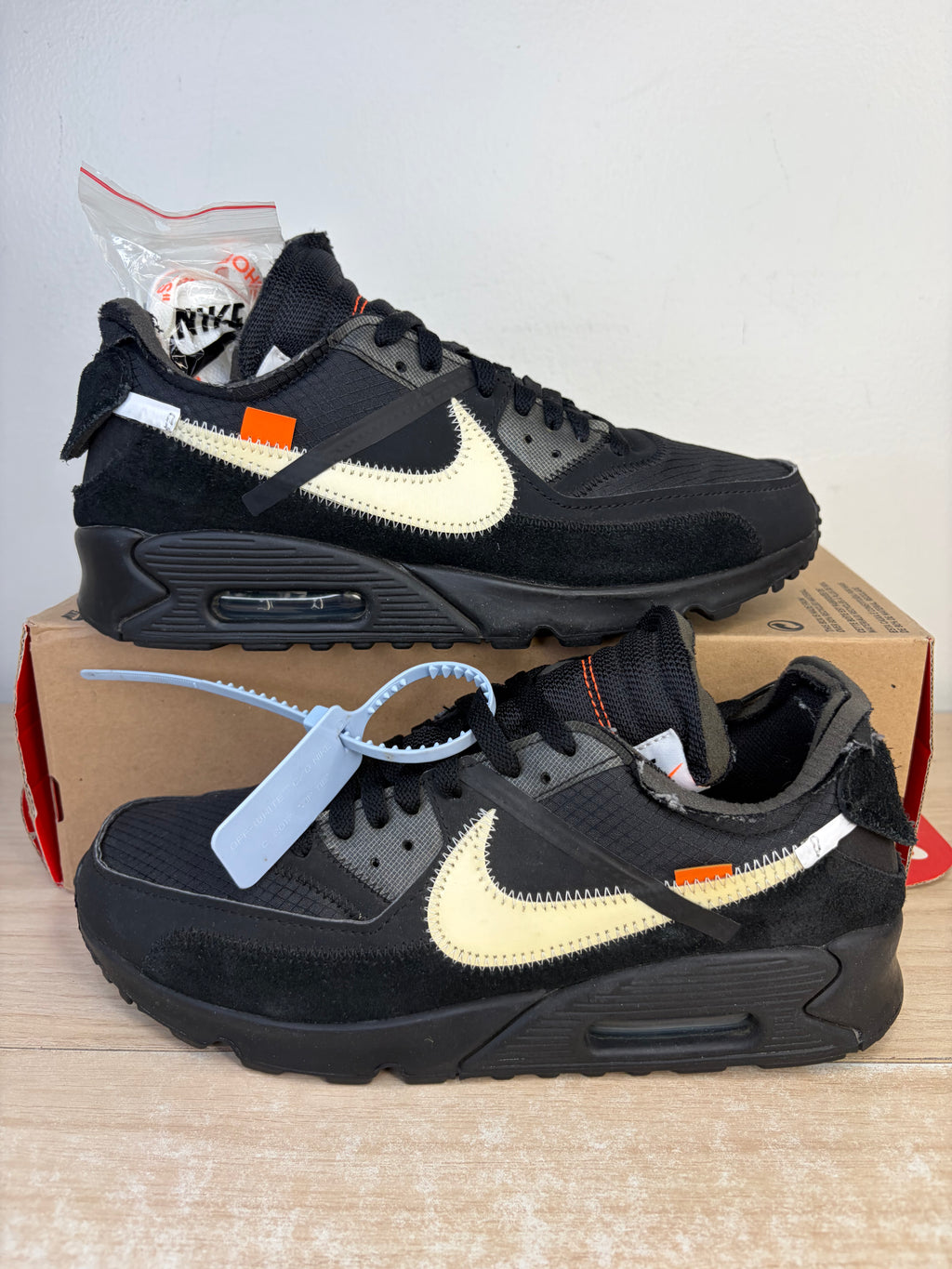 (2018) sz 9M Air Max 90 Off White Black - Preowned, Original Box