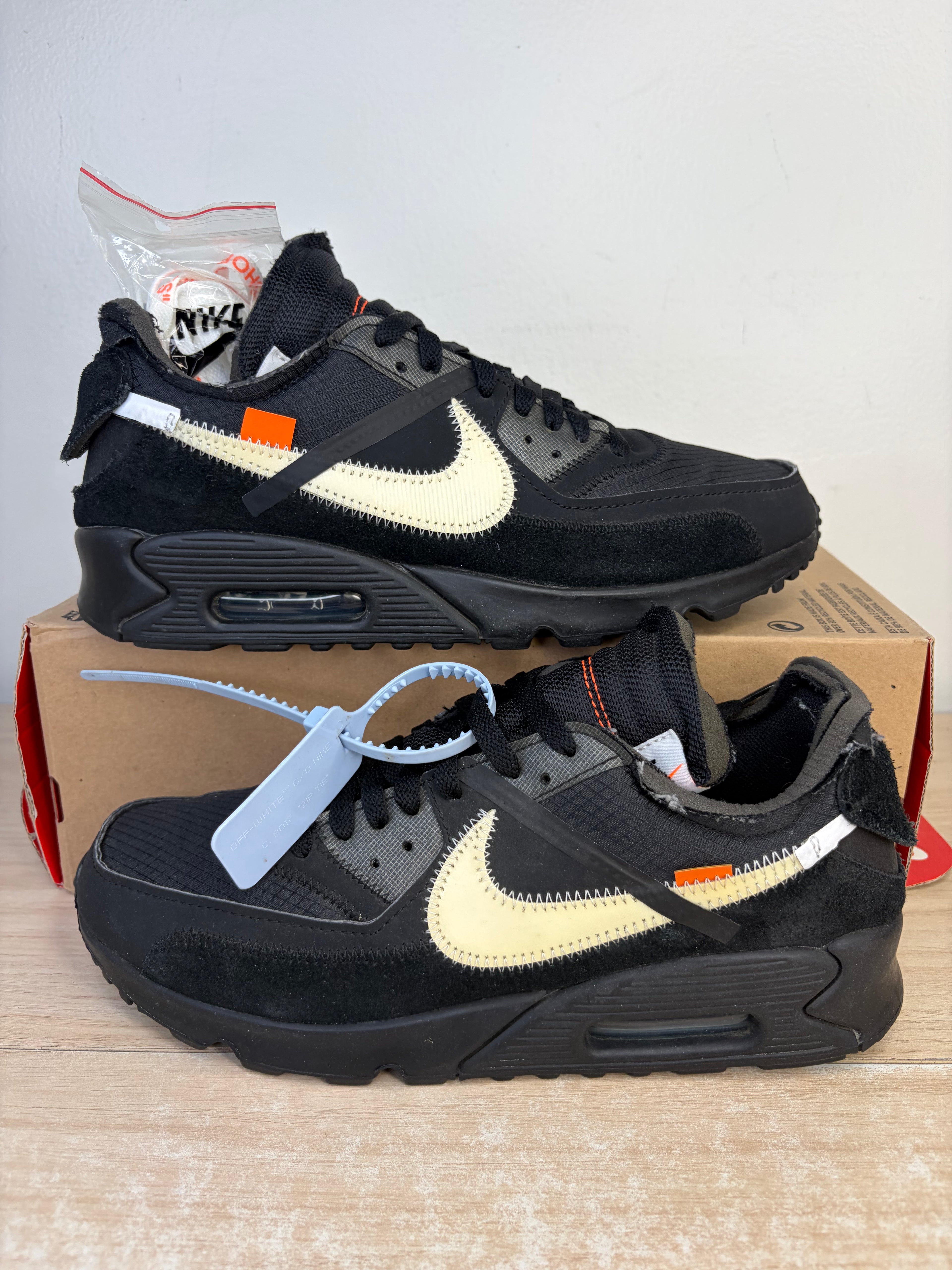 (2018) sz 9M Air Max 90 Off White Black - Preowned, Original Box