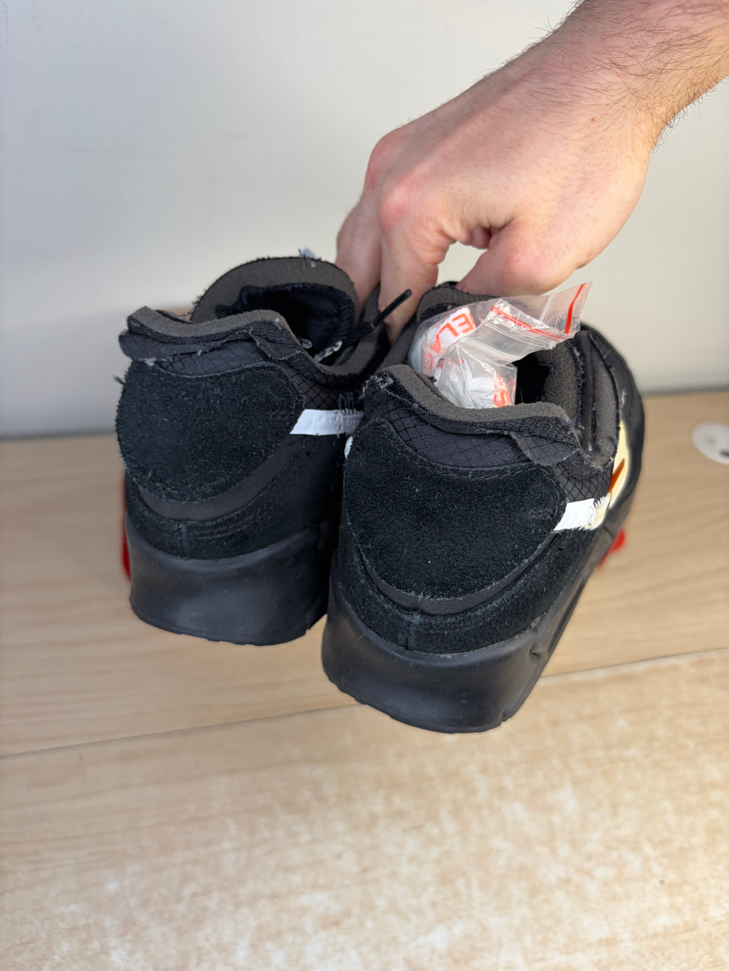 (2018) sz 9M Air Max 90 Off White Black - Preowned, Original Box