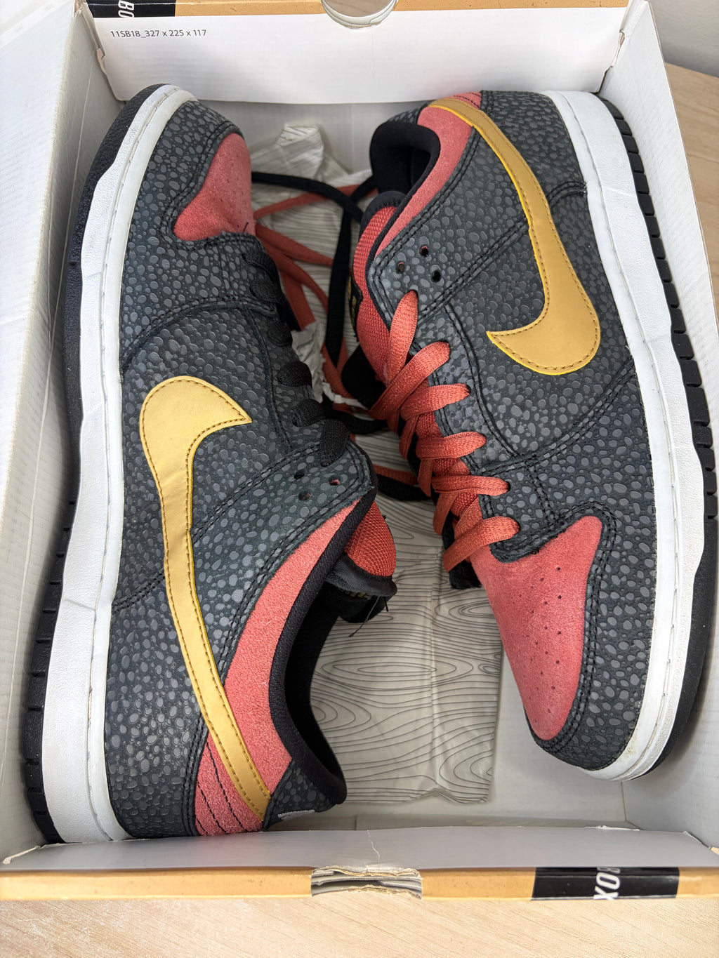 (2013) sz 11.5M Nike SB Low Walk Of Fame - Preowned, Original Box