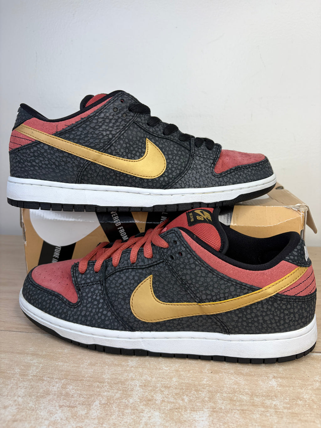 (2013) sz 11.5M Nike SB Low Walk Of Fame - Preowned, Original Box