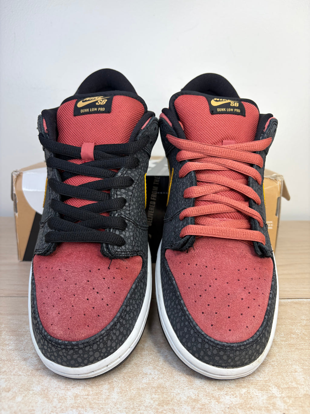 (2013) sz 11.5M Nike SB Low Walk Of Fame - Preowned, Original Box