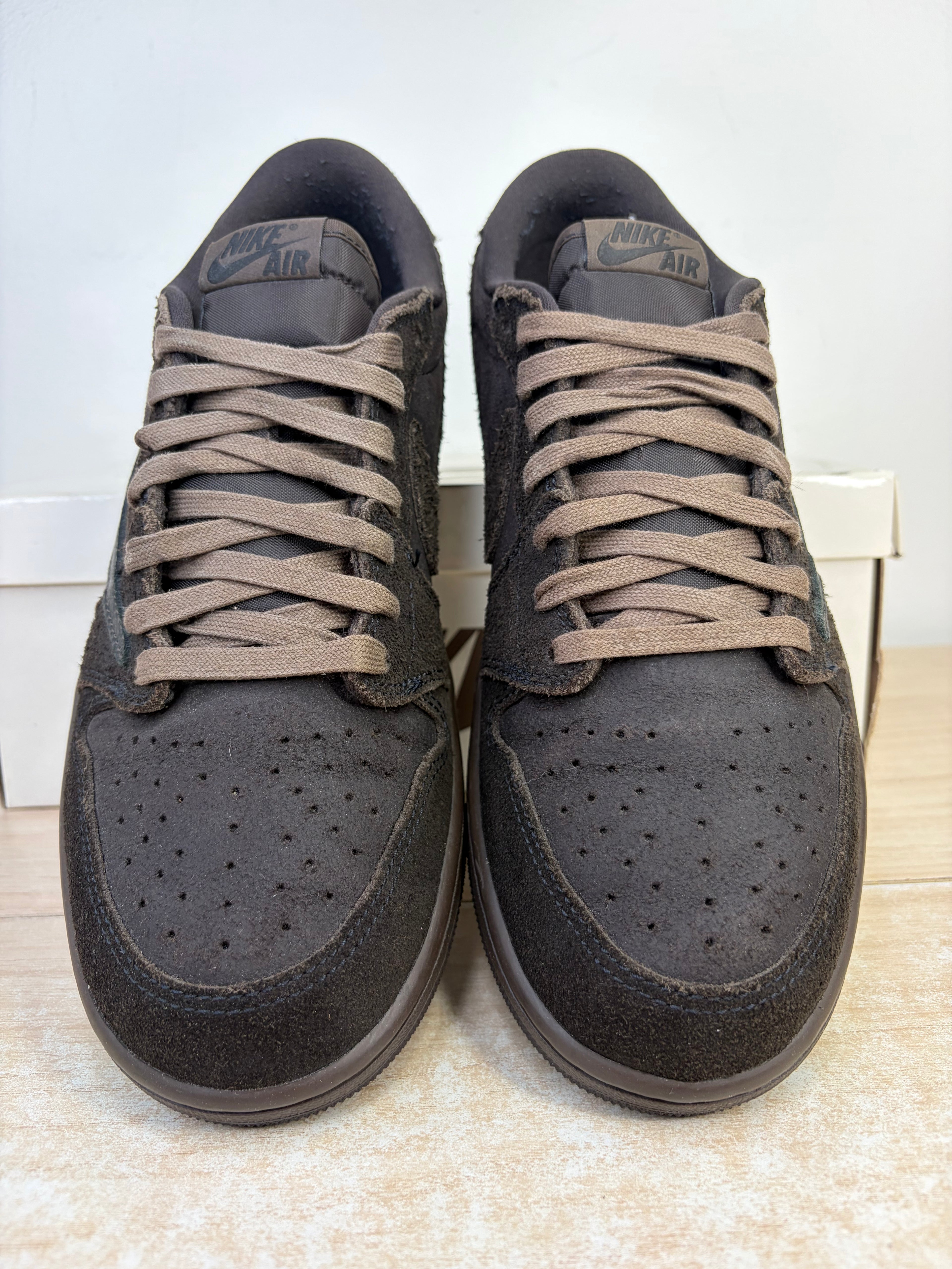 Sz 10M Jordan 1 Low Travis Scott Velvet Brown - Lightly Worn, Original Box