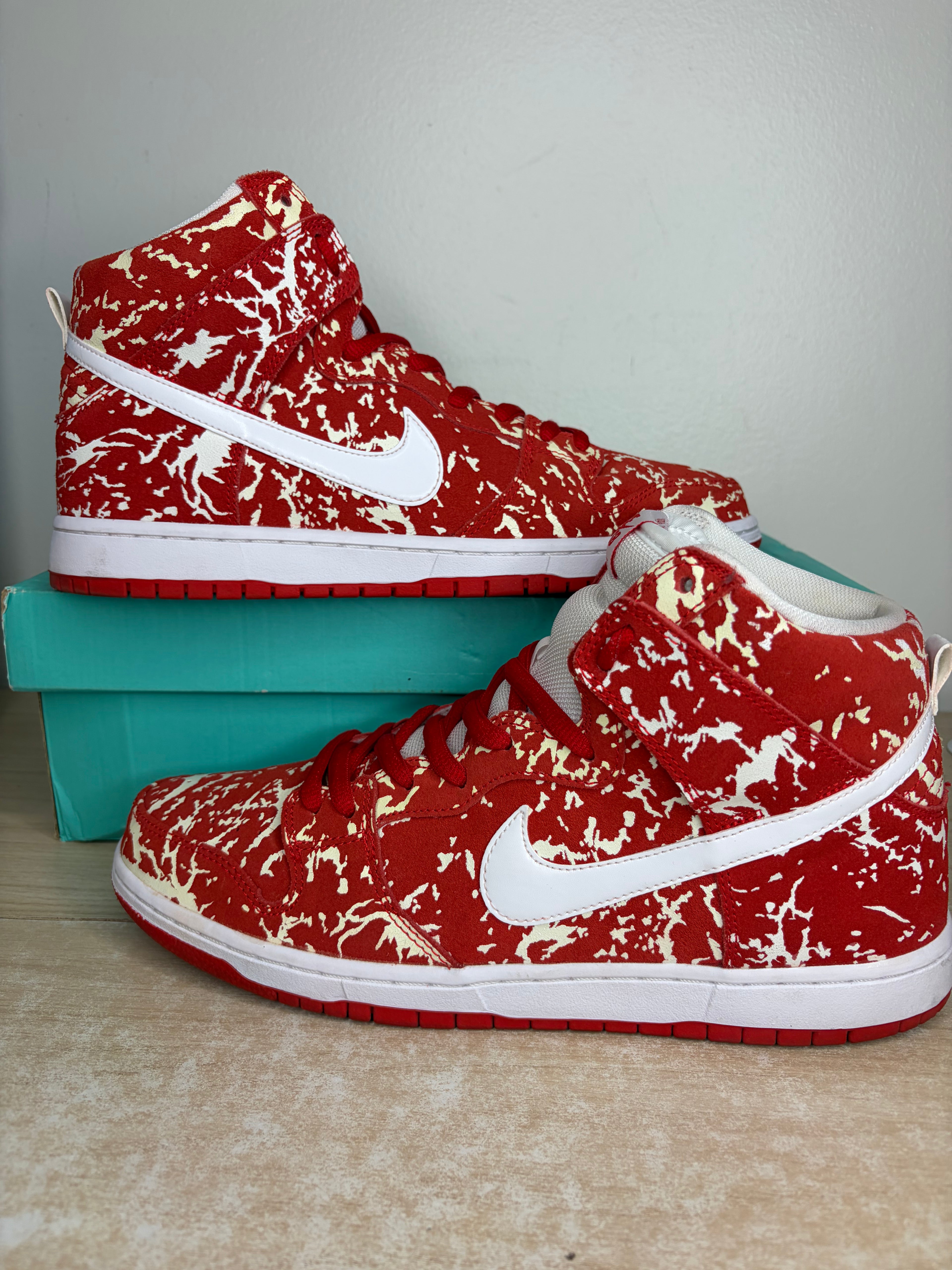 (2016) sz 11M Nike SB High Raw Meat - Preowned, Original Box