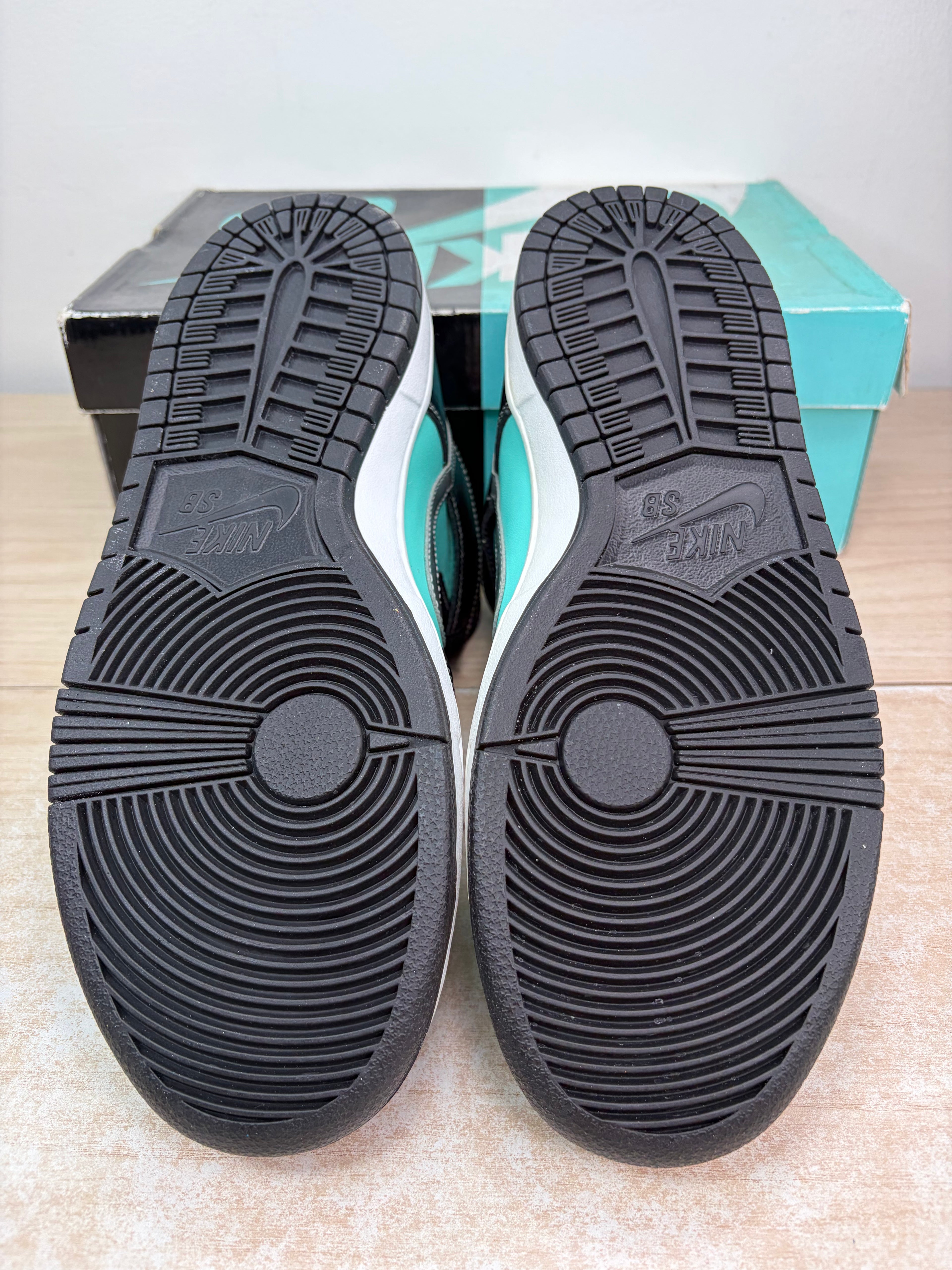 (2014) sz 8.5M Nike SB High Diamond Supply Co - Brand New, Original Box