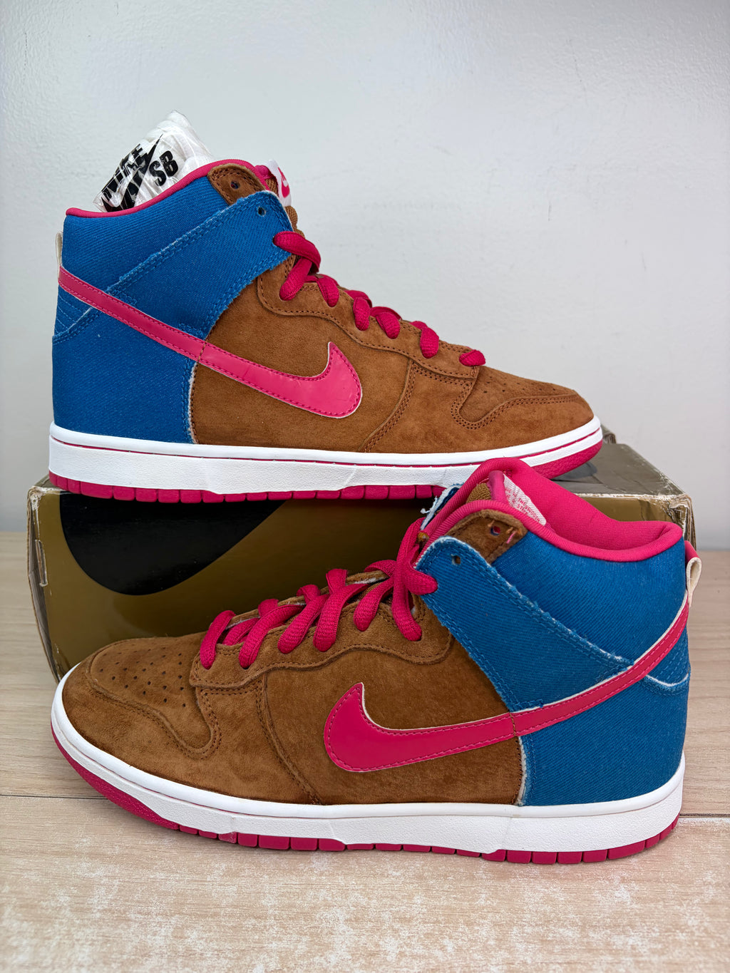 (2008) sz 9.5M Nike SB High Mr. Todd Bratrud - Brand New, Original Box