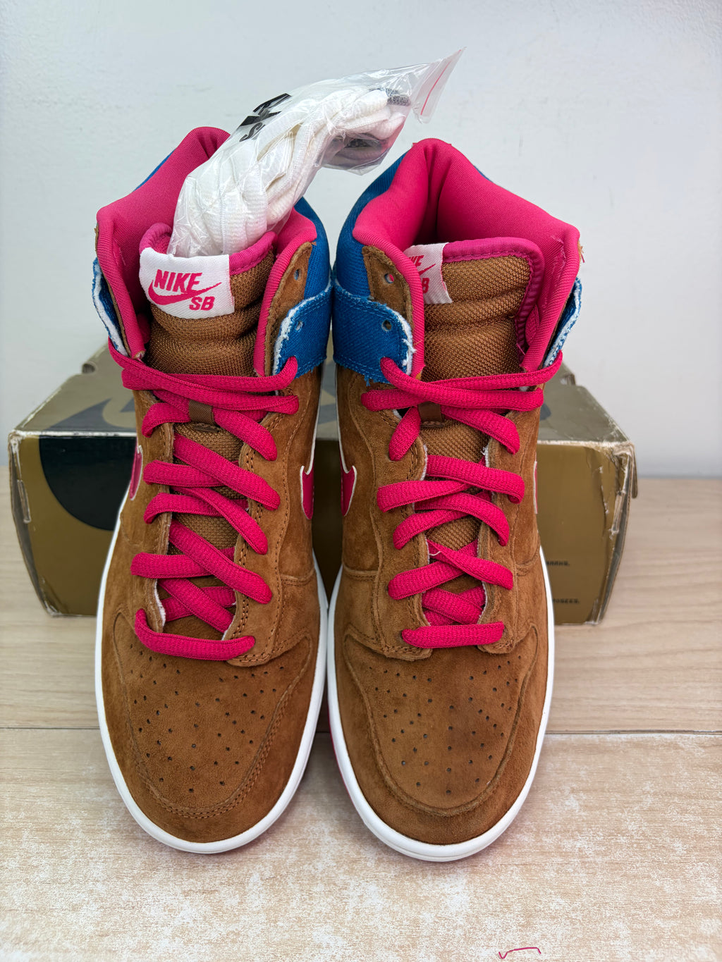 (2008) sz 9.5M Nike SB High Mr. Todd Bratrud - Brand New, Original Box
