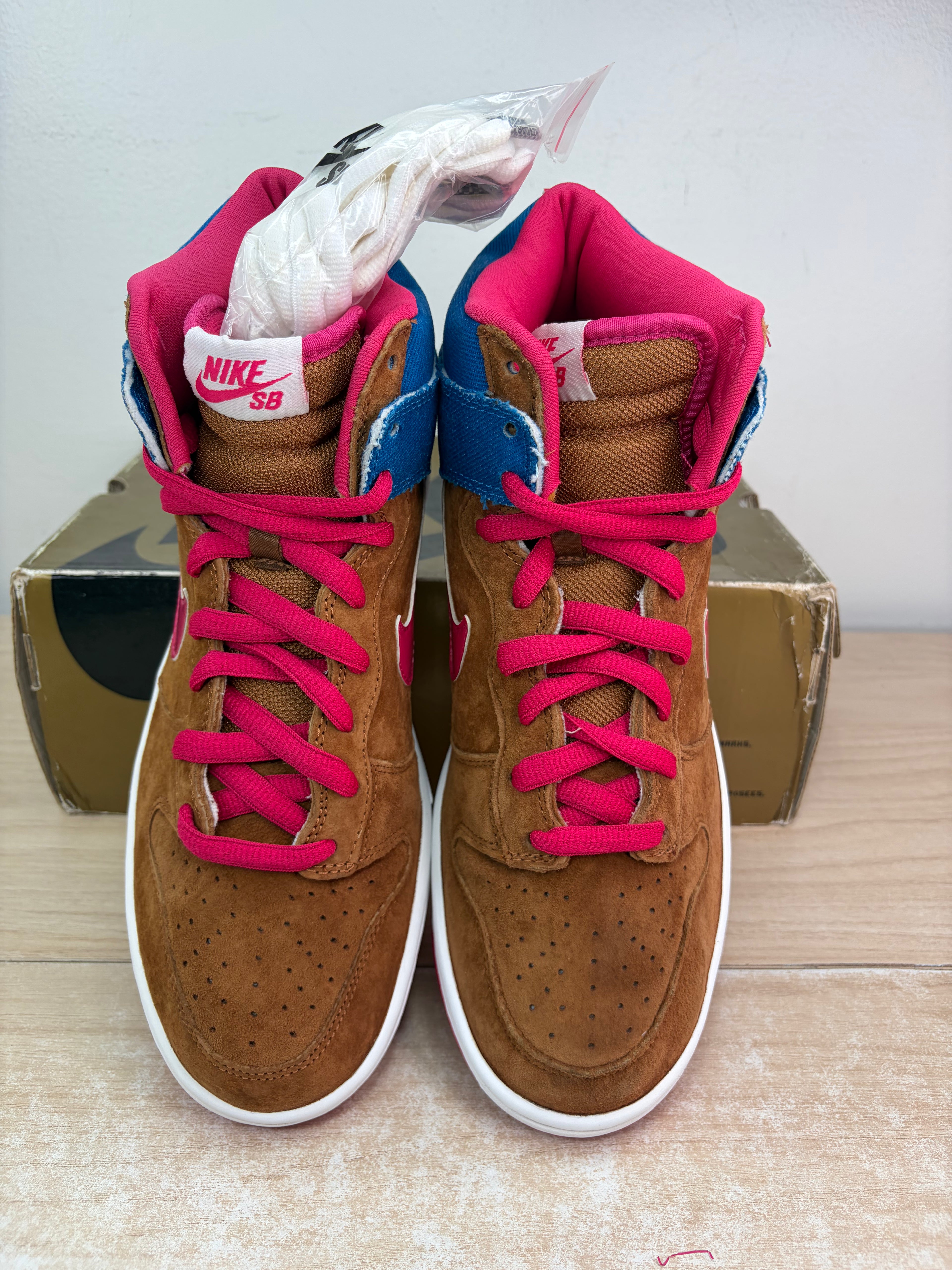 (2008) sz 9.5M Nike SB High Mr. Todd Bratrud - Brand New, Original Box