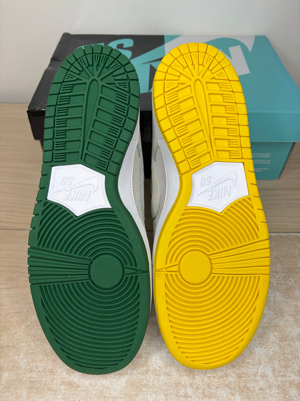 (2018) sz 10M Nike SB Low Decon Mismatch - Brand New, Original Box