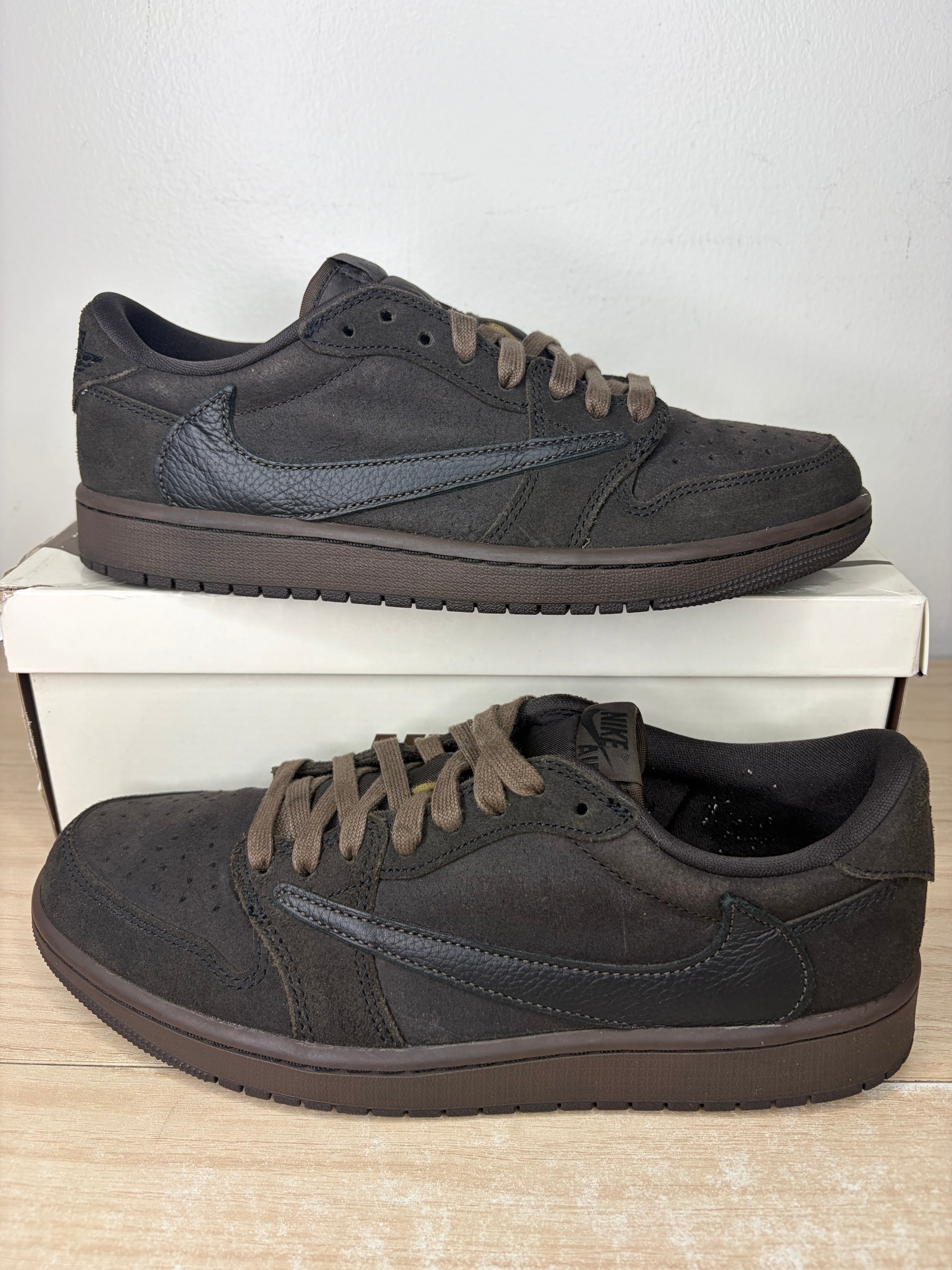 Sz 9M Jordan 1 Low Travis Scott Velvet - Preowned, Original Box