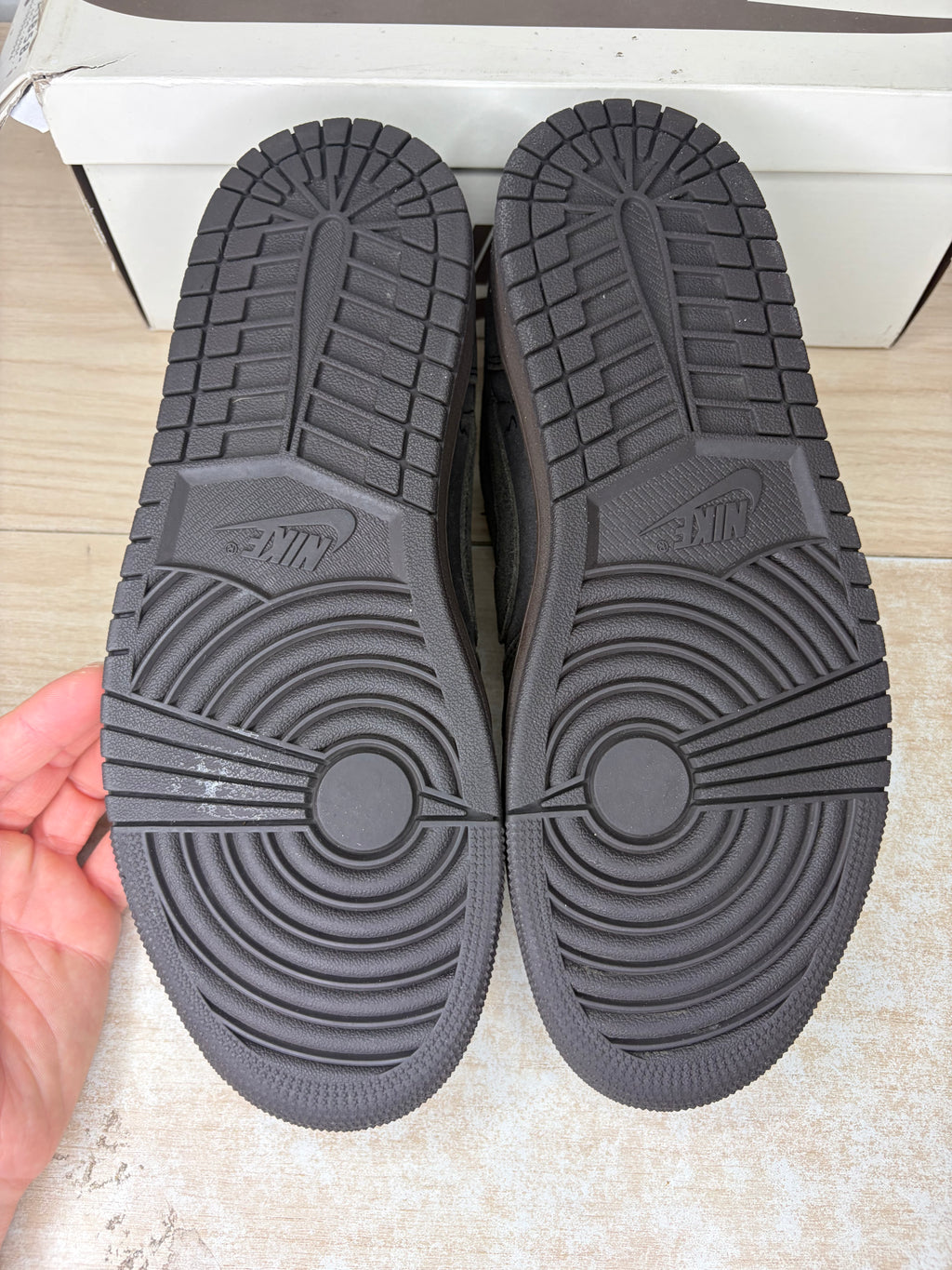 Sz 9M Jordan 1 Low Travis Scott Velvet - Preowned, Original Box