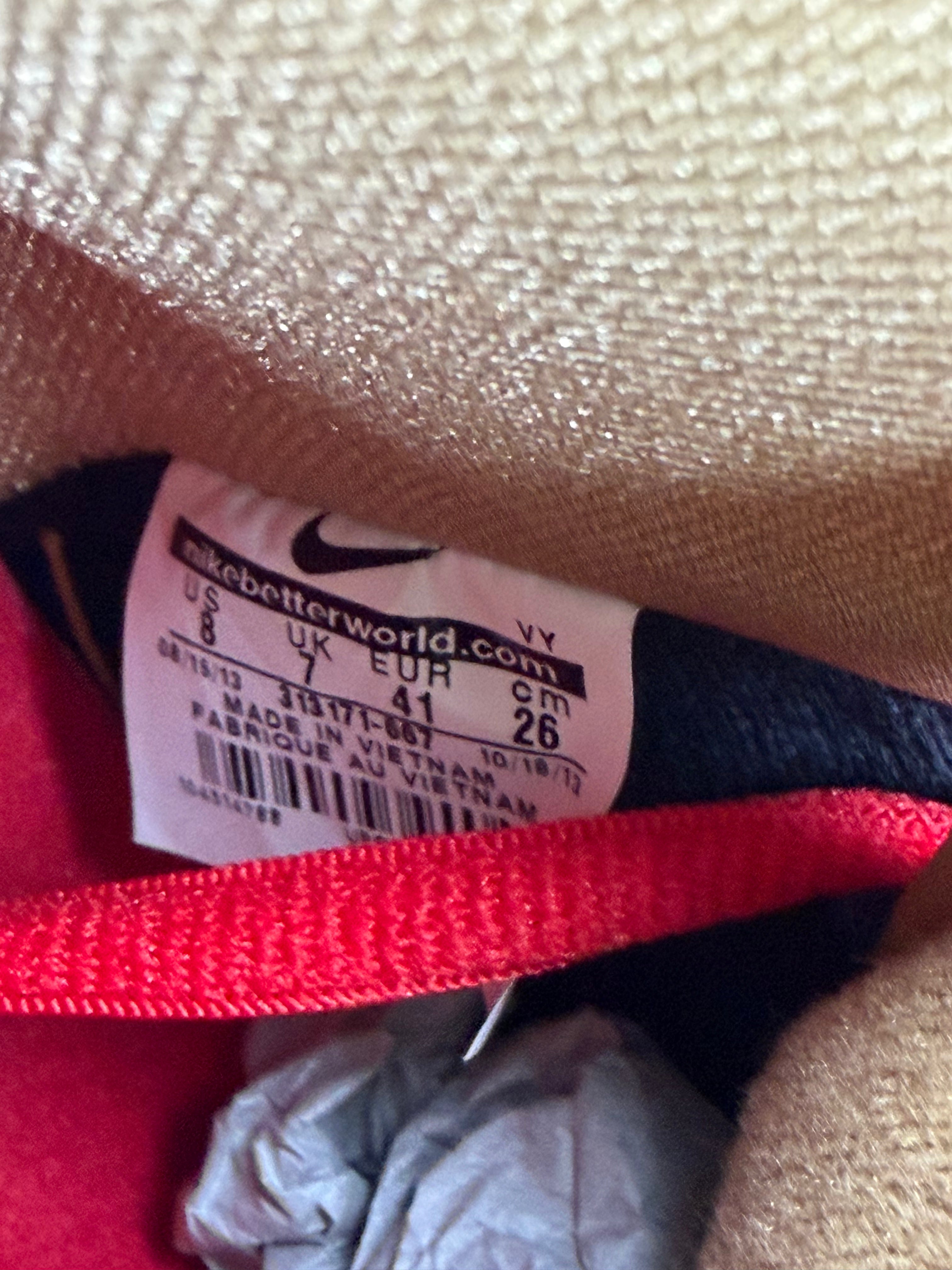 (2014) sz 8M Nike SB High Chinese New Year - Brand New, Original Box