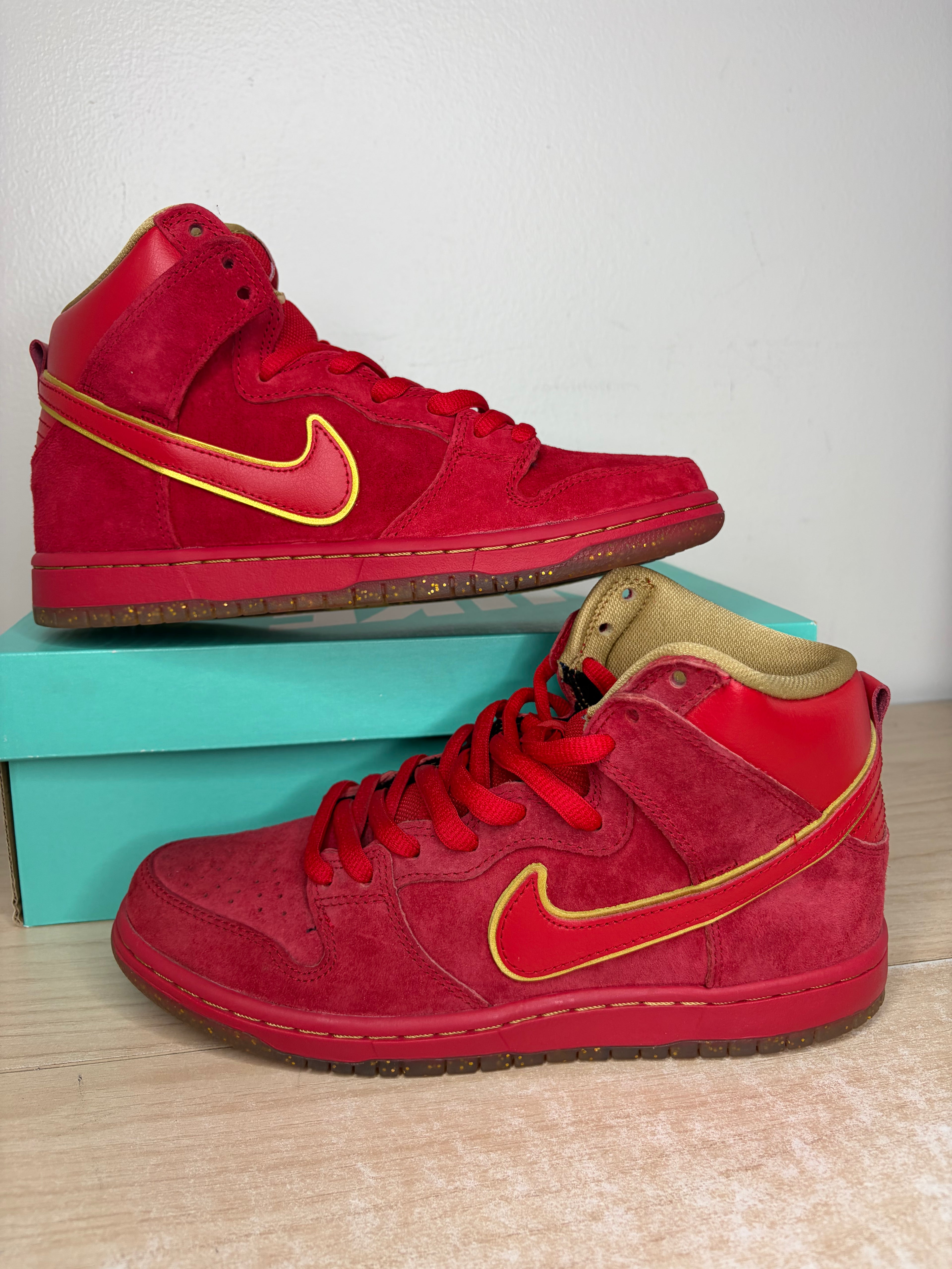 (2014) sz 8M Nike SB High Chinese New Year - Brand New, Original Box