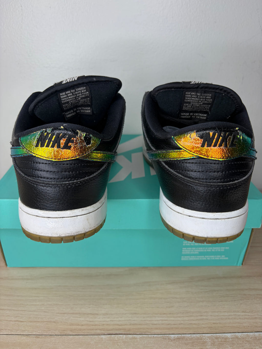 (2015) sz 13M Nike SB Low Oil Spill - Preowned, Original Box